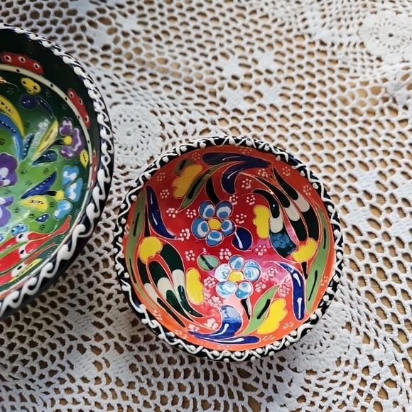 Handpainted Turkish Bowls Set Of 3. Signed On Two Not One One - Picture 4 of 10